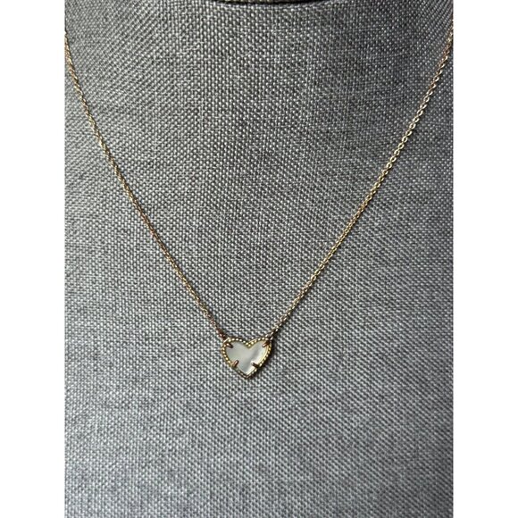 Kendra Scott Jewelry - Kendra Scott Ari Heart Pendant Necklace in Gold Ivory Mother of Pearl